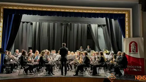 Emotivo homenaje en el Teatro Seminario San Atilano en honor a Gerardo Corredera