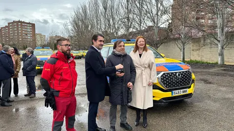 Entrega vehículos a DT Zamora