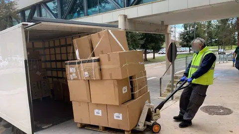 Una de las primeras partidas de mascarillas contratadas por el Govern de les Illes Balears en las primeras semanas del estado de alarma