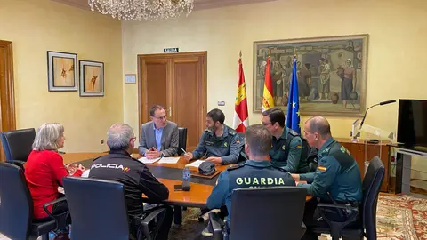 reunión semanal de coordinación entre las autoridades locales y las Fuerzas y Cuerpos de Seguridad del Estado
