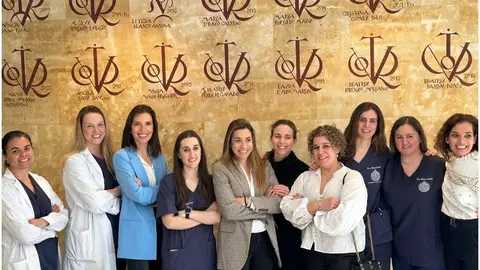 13 vítores de la Clínica de Odontología de la USAL con las zamoranas María Cruz Lorenzo Luengo y Beatriz Pardal