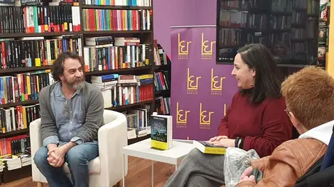 Pedro Feijoo presenta su libro en Ler Zamora. Imagen cedida