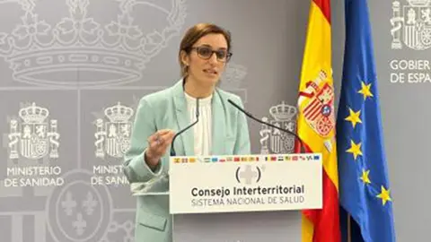 La ministra de Sanidad, Mónica García