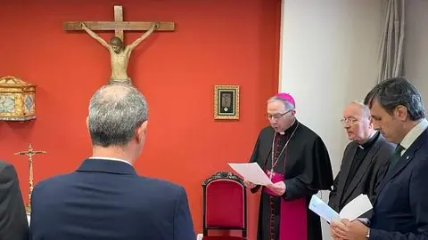 La nueva directiva de los Cubicularios jura su cargo ante Fernando Valera, obispo de Zamora