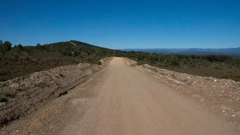 Camino de concentración en un hábitat de interés comunitario en la Sierra de la Culebra