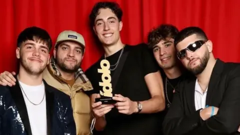 YoSoyPlex en los premios ídolo