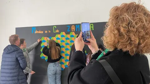 Evento 'Matemáticas en la calle' organizado por la Asociación Castellana y Leonesa de Educación Matemática Miguel de Guzmán 