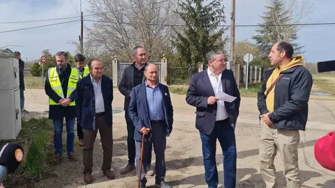 Visita a las obras ejecutadas para la mejora de abastecimiento en la Urbanización “El Tamaral” en el término de Quiruelas de Vidriales
