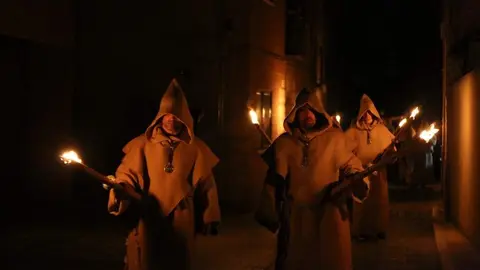 sábado 7 palabras toro (15)_tn