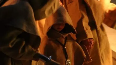 sábado 7 palabras toro (43)_tn