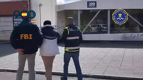 La Policía Nacional detiene a un fugitivo buscado por las autoridades de EEUU por agredir sexualmente a una menor de 11 años