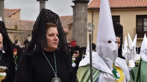 La Esperanza salva la emoción en la Plaza de la Catedral tras la suspensión procesional (12)