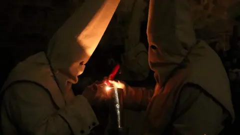 Penitente Hermandad del Jesús Yacente