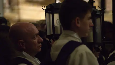 Primera suspensión, la procesión del Via Crucis