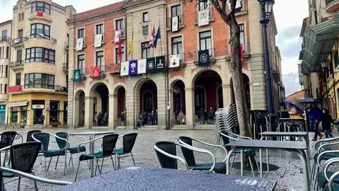 Lluvia en la Plaza Mayor de Zamora