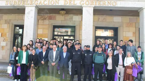 La Delegación del Gobierno en Zamora
recibe la visita de un grupo de jóvenes del
municipio luso de Macedo de Cavaleiros