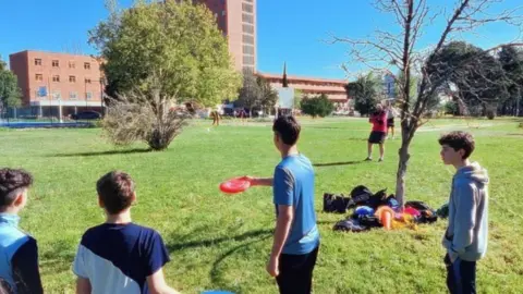 Alumnos del CIFP Ciudad de Zamora celebran la Educación Física en la calle