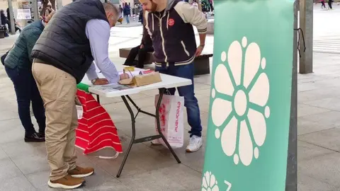 Firmas contra cierre residencia (abril 2024)