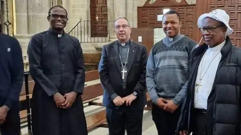 El arzobispo nigeriano, Valerian Maduka Okeke, visita Zamora