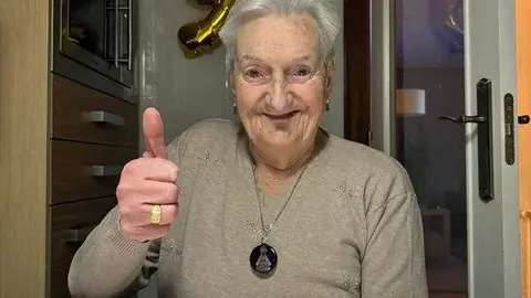 Teresa "La Pelaya" celebra su cumpleaños con los aguardientes y licores CervatO