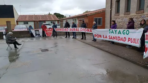 Concentración número 133 de la Plataforma en Defensa de la Sanidad Pública de Sayago. Fotografía: CEDIDA