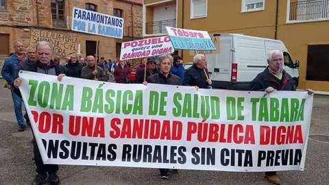 Protesta de la Plataforma por una Sanidad Pública Digna de la Zona Básica de Salud de Tábara