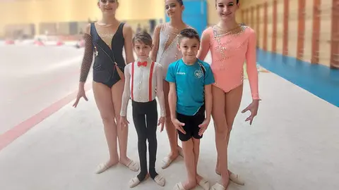Jorge Barrio junto al resto del equipo de Rítmica Benavente brilló en el V Torneo Summer Rítmica Valladolid