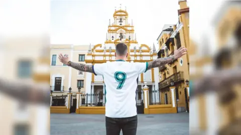 Las camisetas de fútbol cofrade