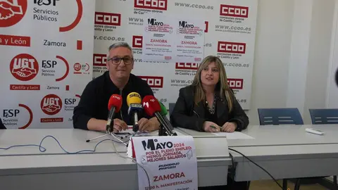 Trinidad Aceebes y Juan Escudero durante la convocatoria para la manifestación del 1 de mayo_2