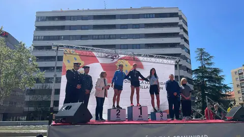 A ZAMORA PODIUM RAQUEL