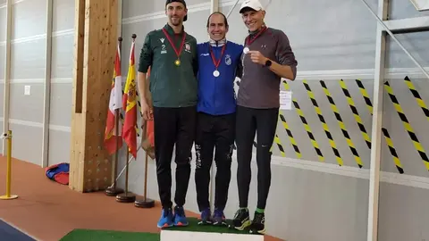 Podio de los 800 ml. en el Cto Provincial de Burgos, Jorge Diez