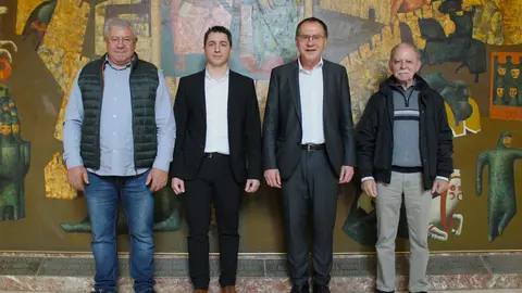 El subdelegado del Gobierno en Zamora, Ángel Blanco, tras la  reunión con la Unidad de Carreteras  del Estado en Zamora y la Junta Administrativa de Litos.