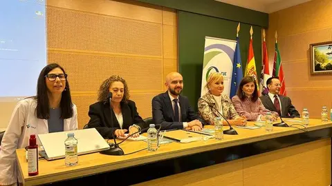 entrega del Certificado de Calidad a la Unidad de Atención Integral de la Enfermedad Inflamatoria Intestinal del Servicio de Digestivo del Complejo Asistencial de Zamora