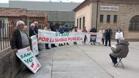 Concentración número 136 de la Plataforma en Defensa de la Sanidad Pública de Sayago. Fotografía: CEDIDA