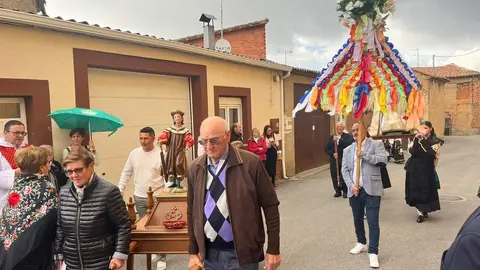Venta de las tradicionales roscas en Santibáñez de Tera_4