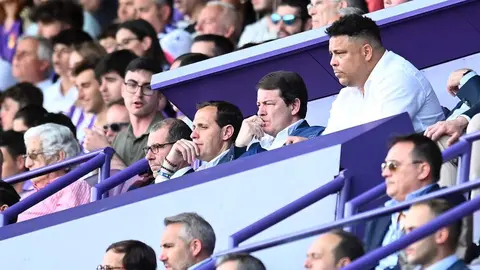 El presidente de la Junta, en el partido del Real Valladolid-Villarreal B que selló el ascenso a Primera