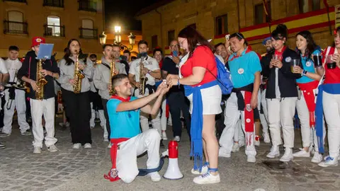 pedida de matrimonio en las fiestas del Toro enmaromado. Interbenavente