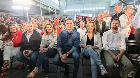 Multitudinario acto electoral en la Feria de Muestras de Valladolid con motivo del 9N. Fotografía: PSOECYL