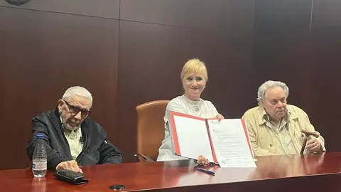 entrega del comodato del Archivo de la Asociación Aceña Cultural