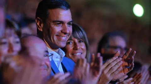 Pedro Sánchez y Begoña Gómez durante un concierto. Fotografía: @sanchezcastejon