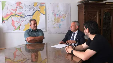 Francisco Guarido y el Delegado del Gobierno en CyL