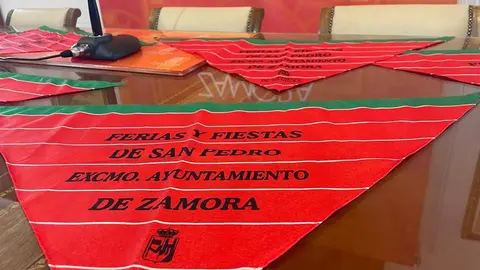 Pañoleta oficial de las Fiestas de San Pedro