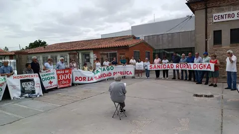 Concentración número 139 de la Plataforma en Defensa de la Sanidad Pública de Sayago. Fotografía: CEDIDA