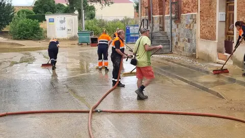 voluntatarios de protección civil en Cerecinos de Campos