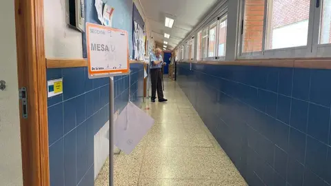 Colegio de votación de La Candelaria en Zamora