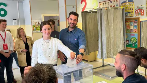 Antidio Fagúndez durante el momento de la votación en la jornada electoral