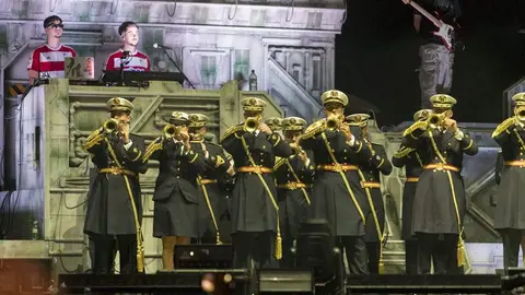 El zamorano David López Fraile durante la actuación de la Banda de cornetas y tambores del Santísimo Cristo de las Tres Caídas de Triana en el concierto de Saiko. Fotografía: CEDIDA