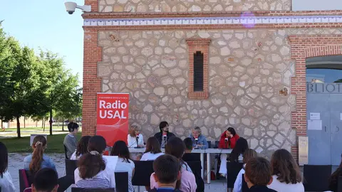 Concejalas del Ayuntamiento participan en el programa de Radio USAL, retransmitido por primera vez desde el Campus Viriato