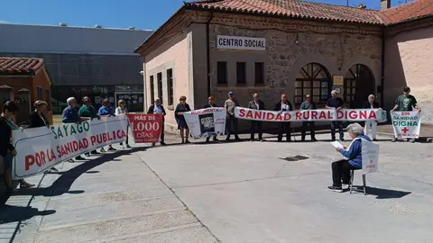 Concentración número 140 de la Plataforma en Defensa de la Sanidad Pública de Sayago. Fotografía: CEDIDA