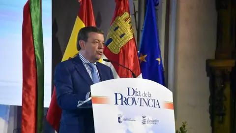 El consejero de la Presidencia, Luis Miguel González Gago, ha participado en el acto de celebración del Día de la Provincia de Zamora, en la localidad de Fuentelapeña